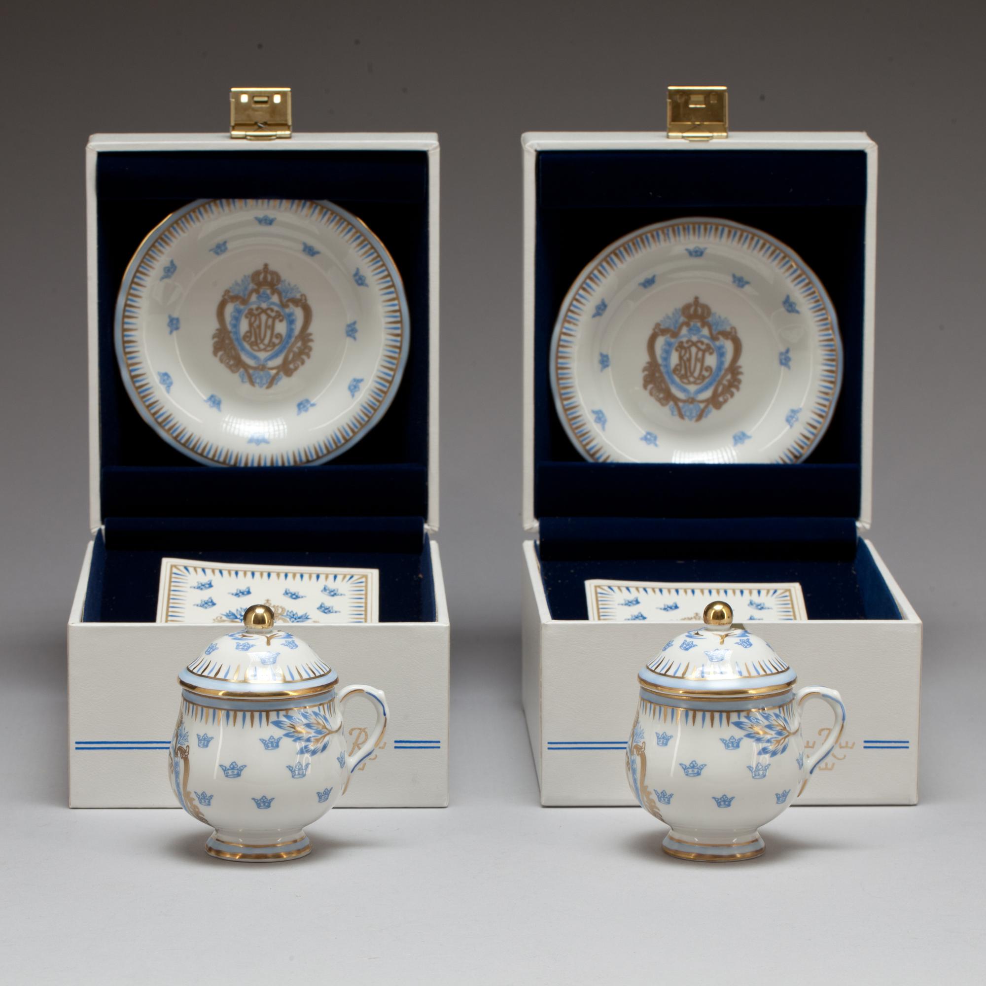 CREMEKOPPAR, 13 st, porslin, Rörstrand, efter Gripsholmsservisen.