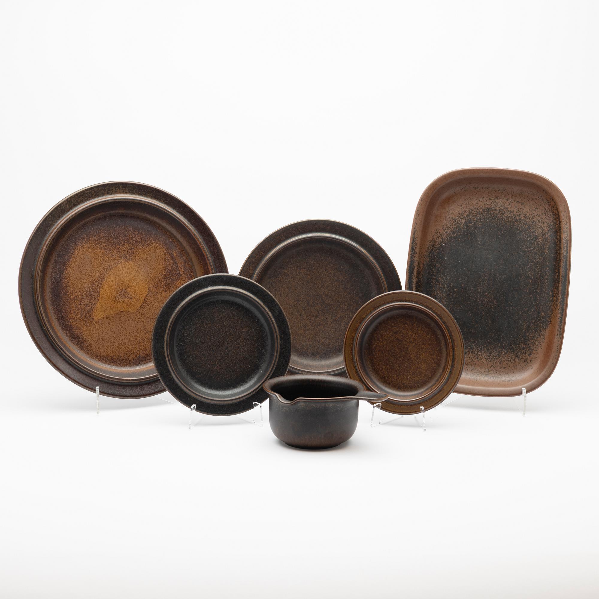 Ulla Procopé, Service, 76 pieces, "Ruska", Arabia, stoneware, second half of the 20th century.