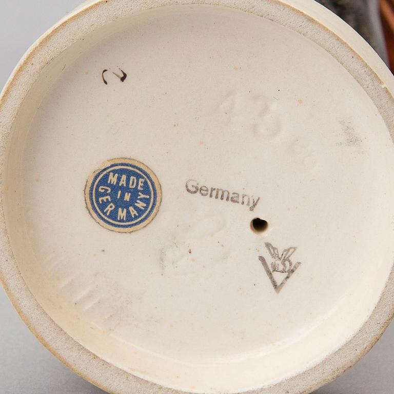 FIGURINER, 3 st, porslin, MJ Hummel, W. Goebel Porzellanfabrik, Tyskland.