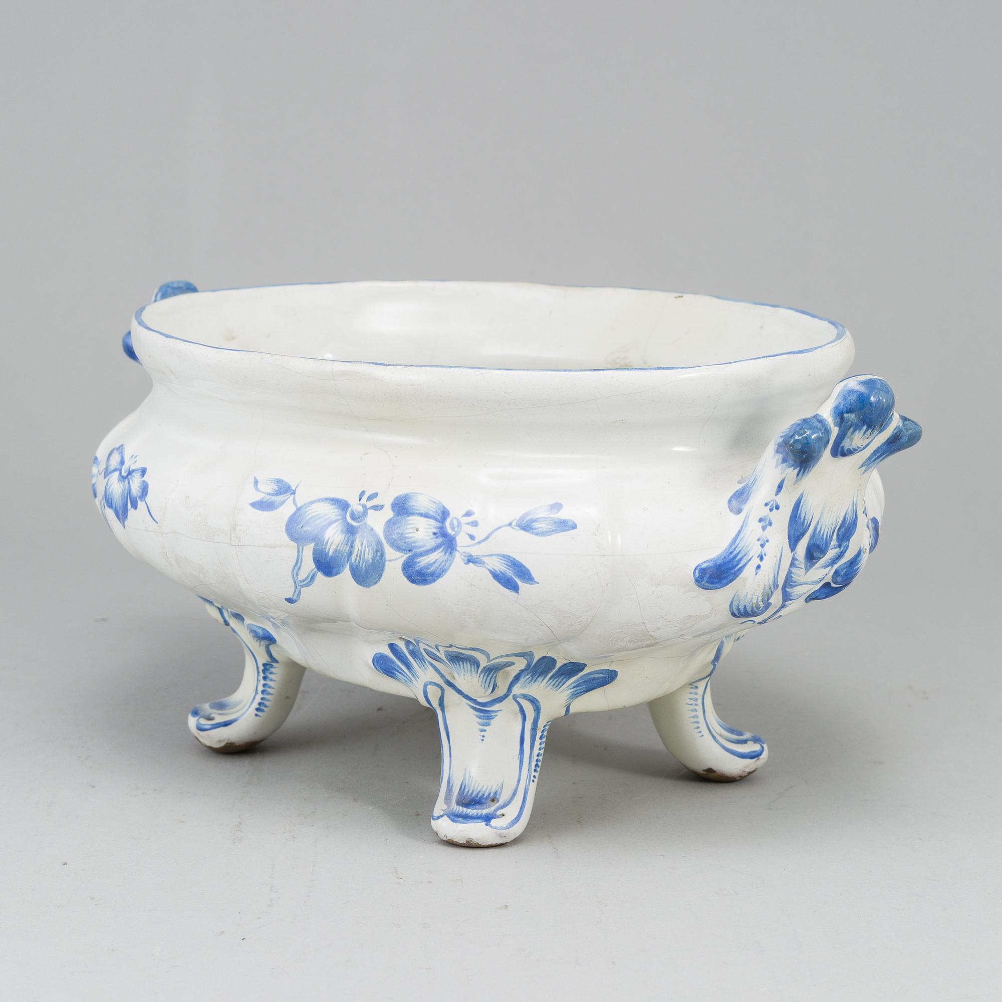 A Swedish Marieberg tureen, 18th Century.