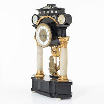 Table pendulum clock, 19th century.