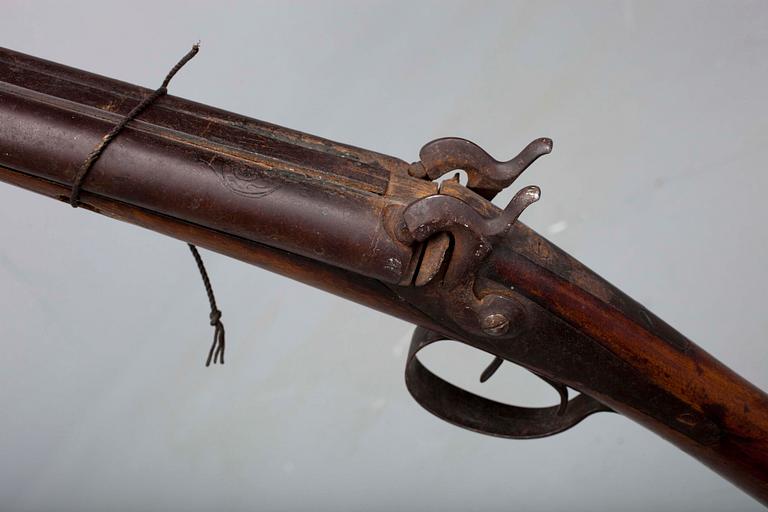 HAULIKKO JA PANOSVÖITÄ 2 KPL, 1800-luvulta ja 1900-luvulta.