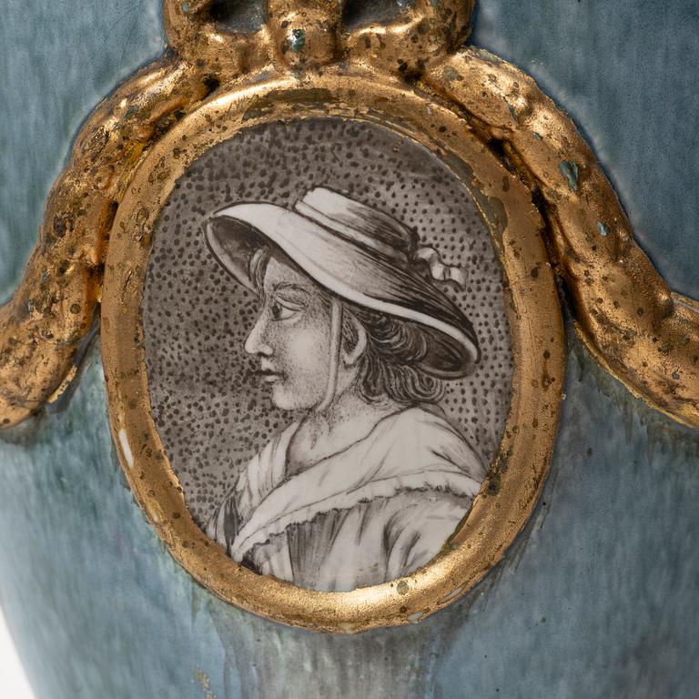 A flintware jar from Marieberg, 18th century.