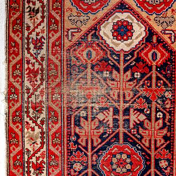 An antique Malajir runner ca 505x102 cm.