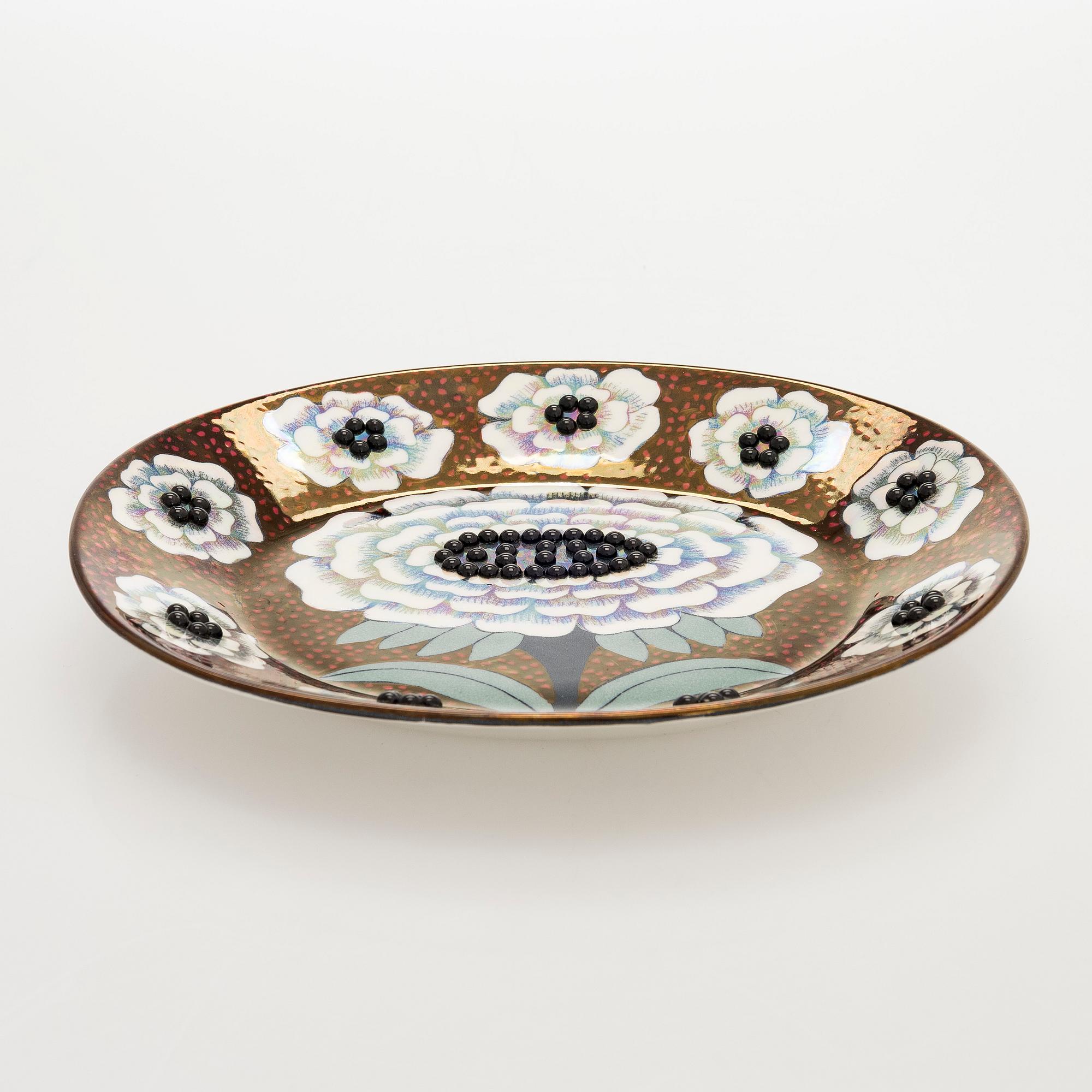 Birger Kaipiainen, a ceramic 'Fiori dish', marked Birger Kaipiainen, Arabia art made in Finland 1983, 1212/2000.