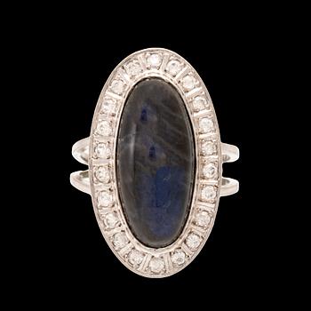 Elon Arenhill, Ring/Cocktail ring 18K white gold with cabochon-cut labradorite and antique-cut stones, Malmö 1975.