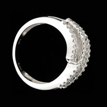 RING, vitguld 14k med olikslipade diamanter totalt ca 1,50 ct. Vikt ca 6,3 gram.