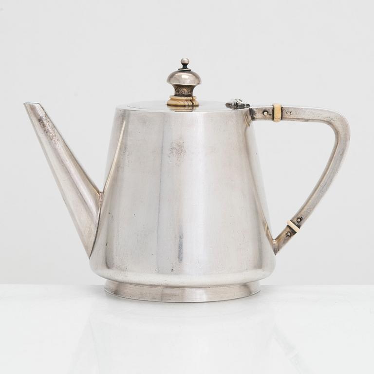 A Grachev teapot, maker's mark of Johan Olsonius, Saint Petersburg, Russia 1886.