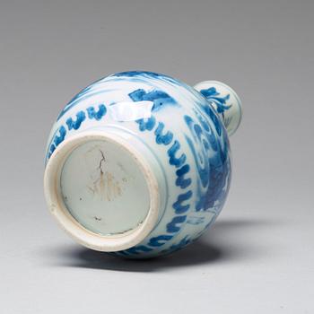 A blue and white pear shaped Transitional vase, 17th Century.