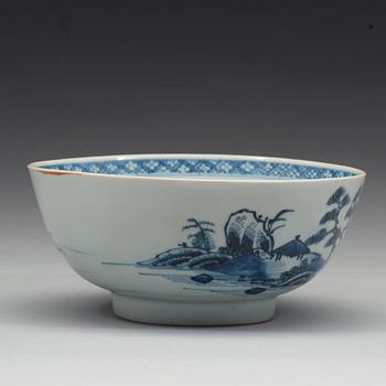 A blue and white bowl, Qing dynasty, Qianlong (1736-95).