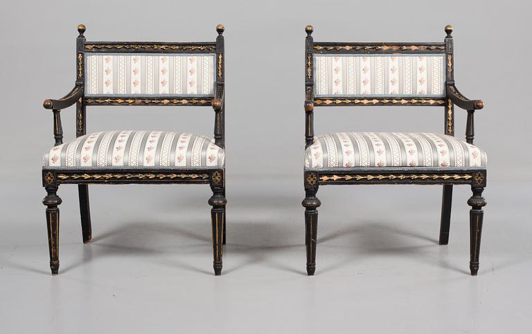 FÅTÖLJER, ett par, tidigt 1900-tal.