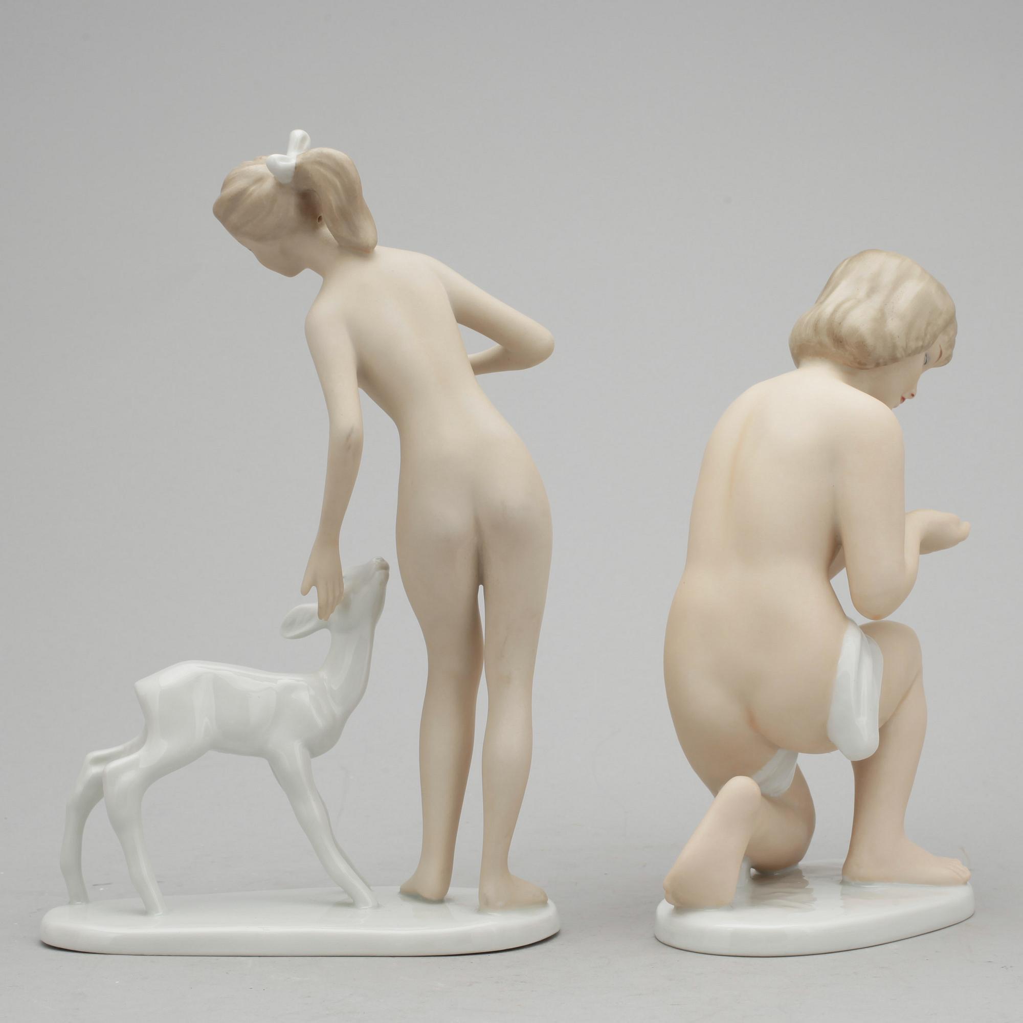 FIGURINER, 2 st. Porslin. Wallendorf. 1900-talets mitt.