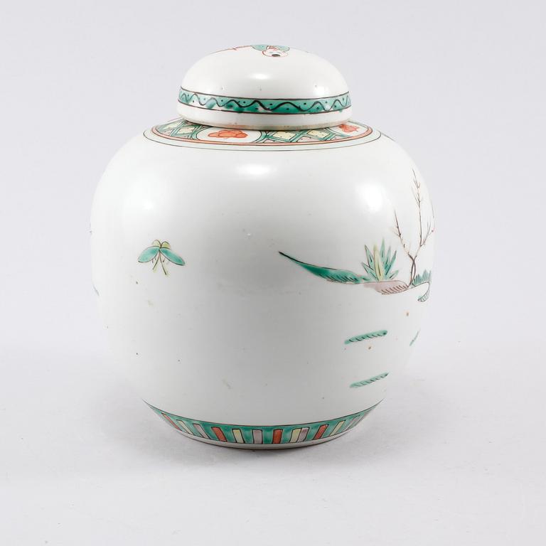 LOCKBOJAN, porslin, Kina, 1900-tal.