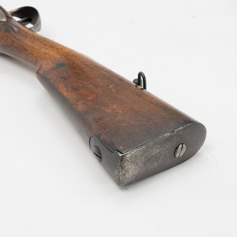 A percussion rifle, possible France, 19th century.