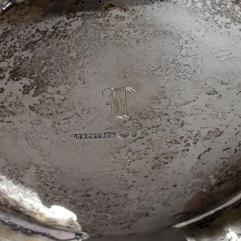 SERVIS, 3 delar, silver, Lundström. Otydliga stämplar. 1922. Vikt ca 1155 gram.