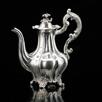 KAFFEKANNA, silver, nyrokoko, Möllenborg-Feron, Stockholm 1851. Vikt ca 400 gram.