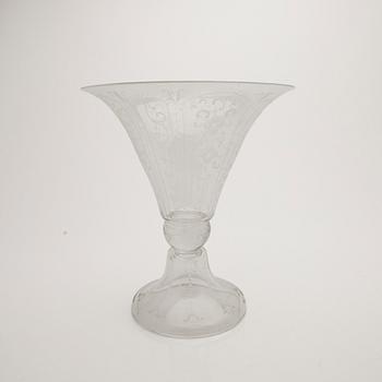 Edward Hald, Glasses, 2 pcs, Orrefors and Kosta Boda, 1920s.