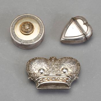 DOSOR, 2 st. Silver. Förefaller ostämplade. Möjligen Tyskland/Danmark, 1800-tal. Vikt ca 75 gram.