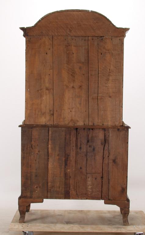 SKÅP med BYRÅ, rokoko, 1700-tal.