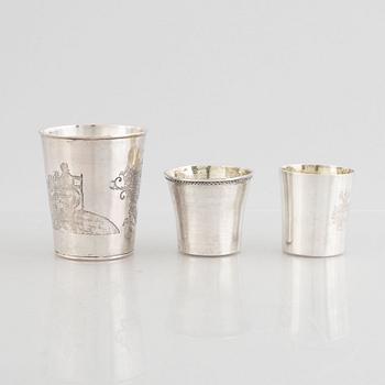 Bägare/supkoppar, 3 st, silver, bl a Johan Abraham Hallard, Stockholm 1807.