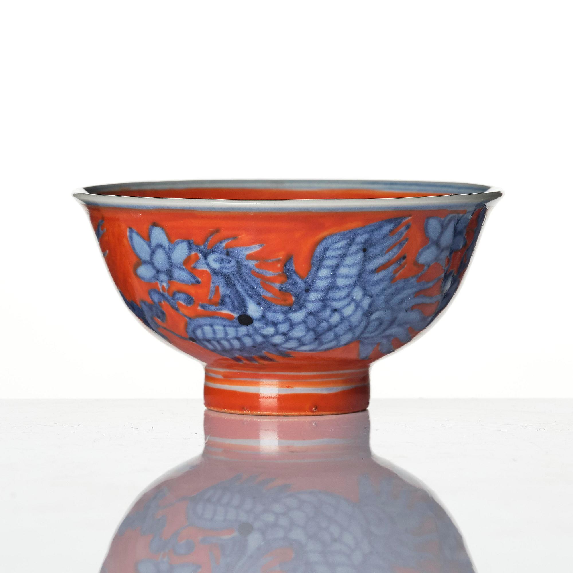 A small blue and white phoenix cup, Qing dynasty, 19th century.