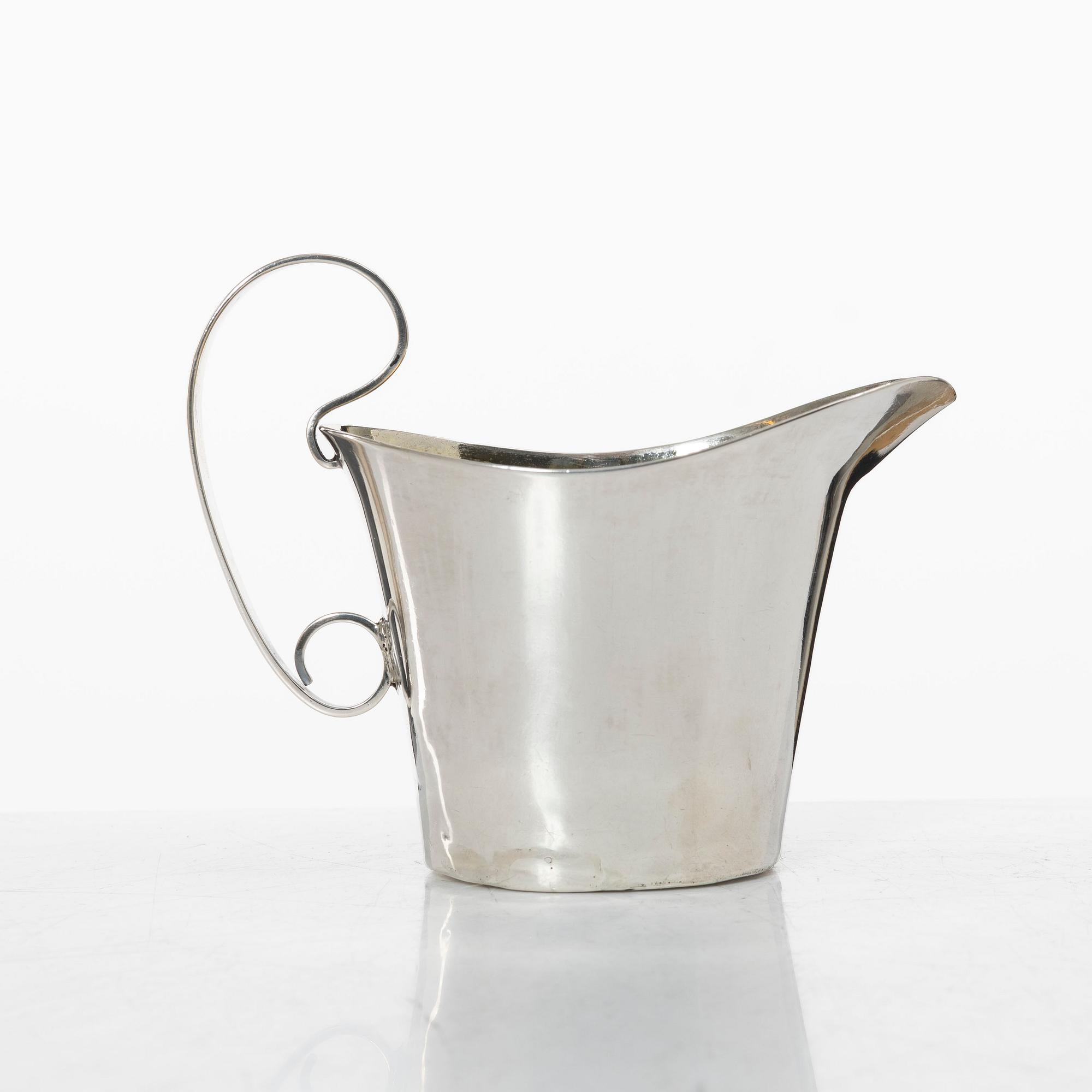 A Swedish silver creamer, marks of Andreas Isberg, Skänninge 1813.