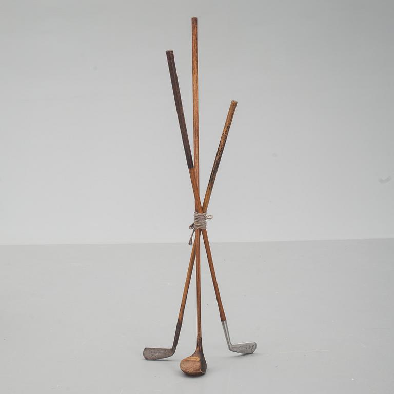 GOLFKLUBBOR, s.k Hickoryklubbor, bland annat  "Warranted Forged  Made in Scotland  Edwin Roberts..." 1920-tal.