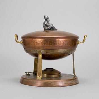 GLÖGGRYTA, koppar, tenn samt mässing, Gustav Eriksson, Eskilstuna, jugend, tidigt 1900-tal.