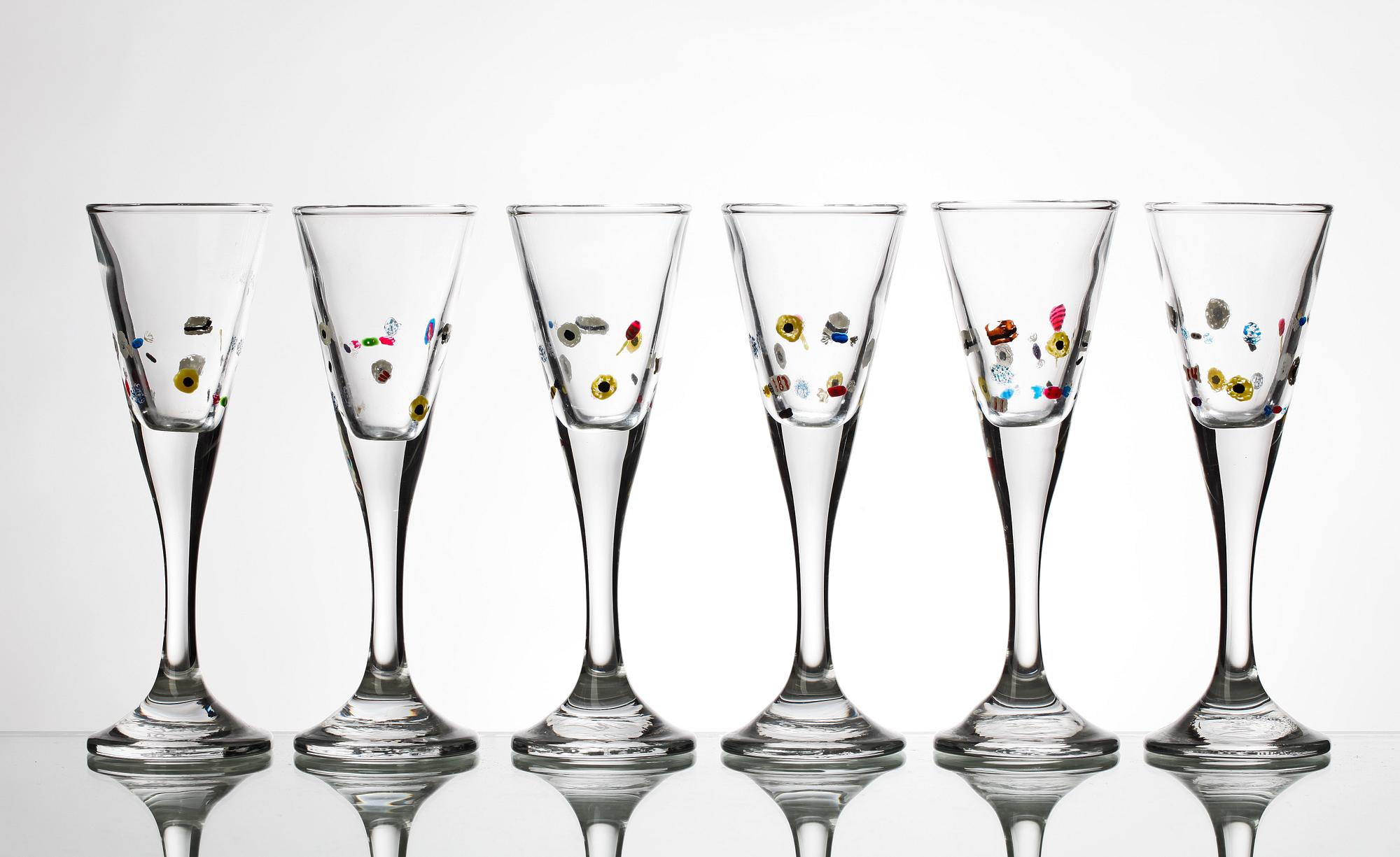 SNAPSGLAS, 6 st, glas, Anne Nilsson, Orrefors, sign o dat -01.