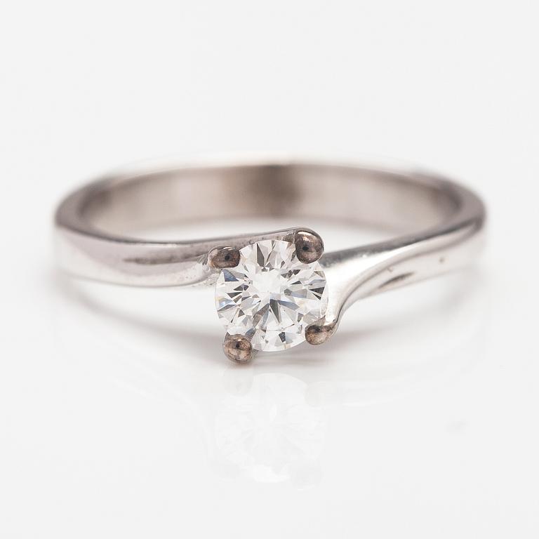 A 14K white gold ring with a diamond ca. 0.41 ct according to engraving.