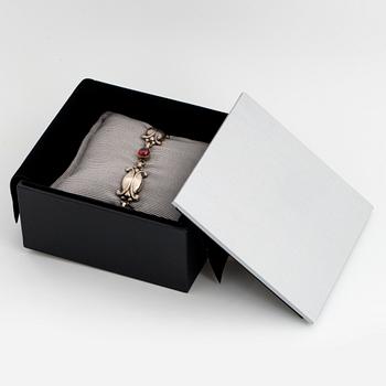 GEORG JENSEN, armband, sterlingsilver med granat.