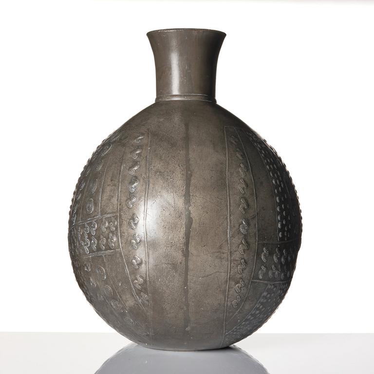 Estrid Ericson, an early "Peruanska urnan" (Peruvian urn) pewter vase model "A 157", Firma Svenskt Tenn, Stockholm 1930.