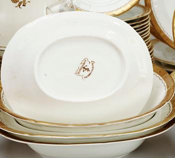 An Wilhelm Kåge dinner service (116 pieces).