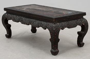 A lacquered 'Low table', late Qing dynasty (1644-1912).