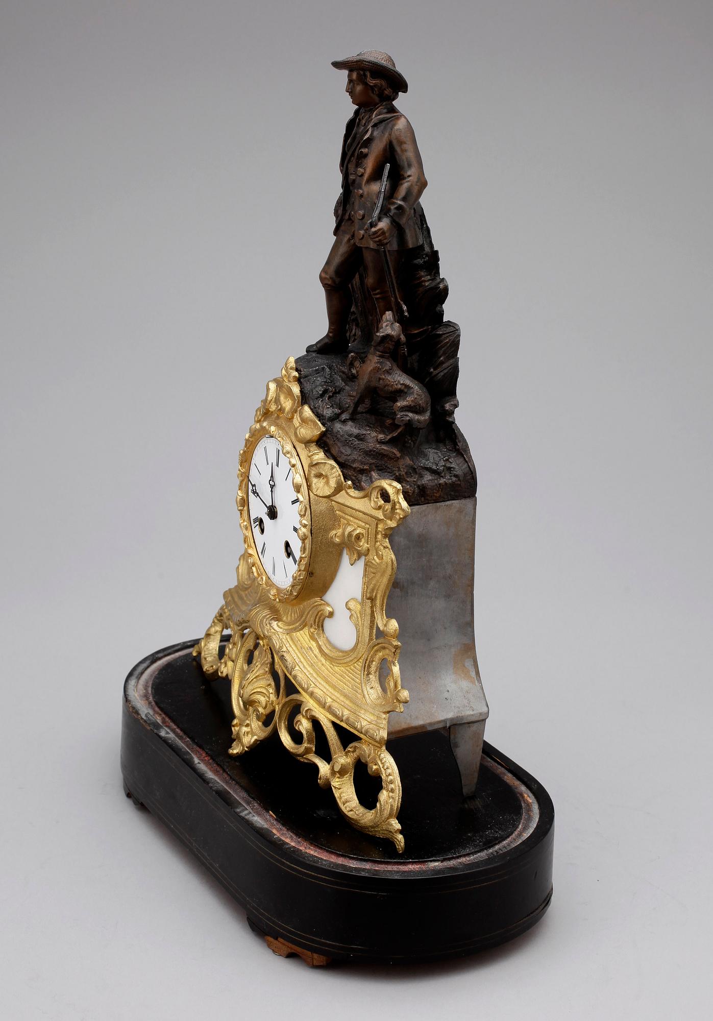 BORDSPENDYL, nyrokoko, mässing och alabaster, 1800-slut.