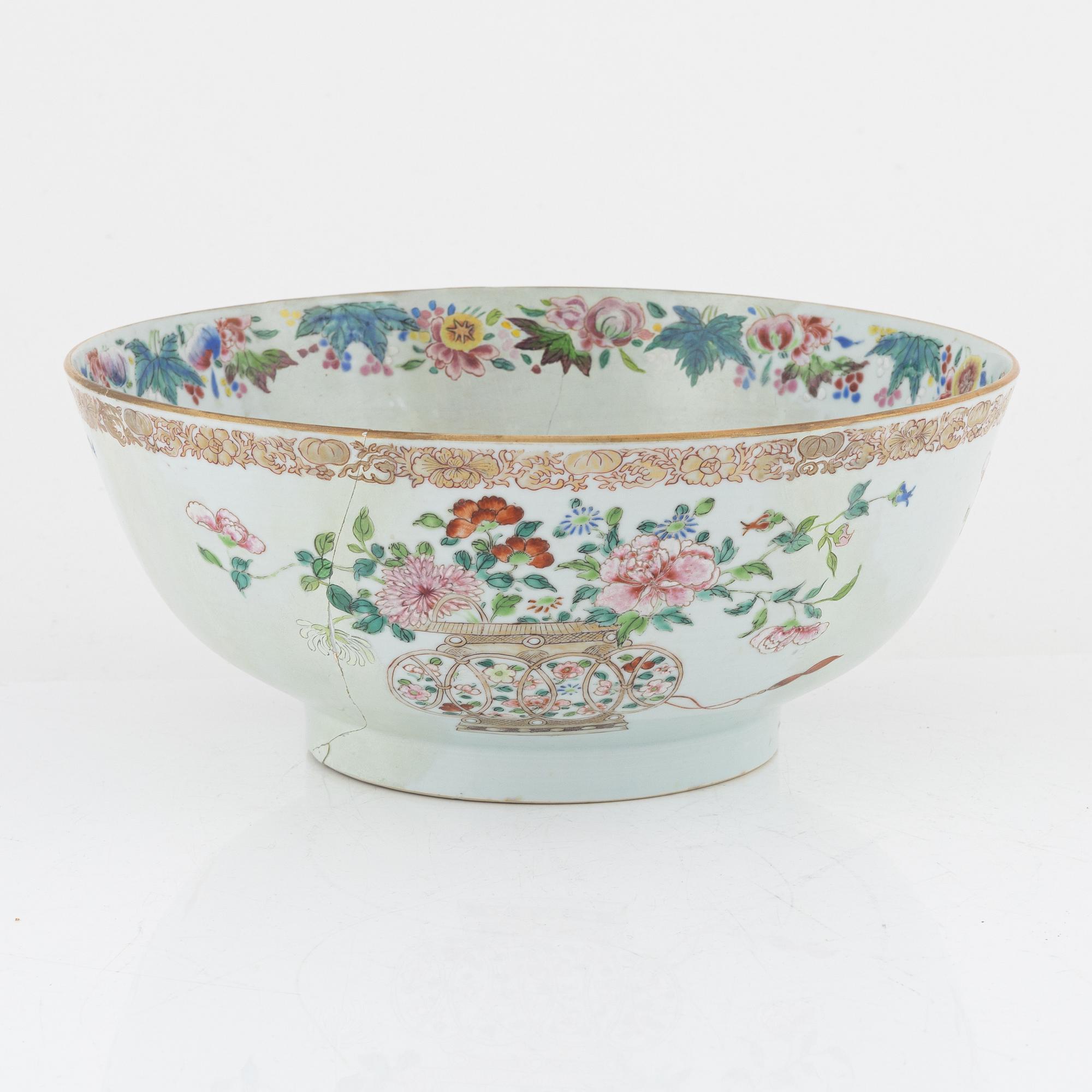 A Chinese famille rose punch bowl, Qing dynasty, Qianlong (1736-95).