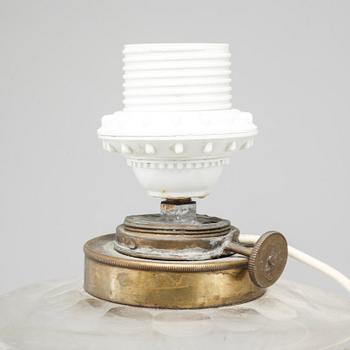 An early 20th century tablelamp.