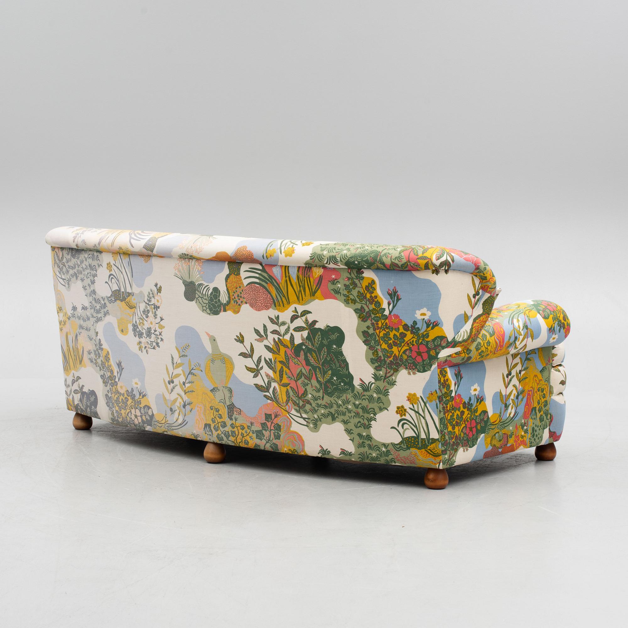 Josef Frank, a model 968 sofa, Firma Svenskt Tenn.