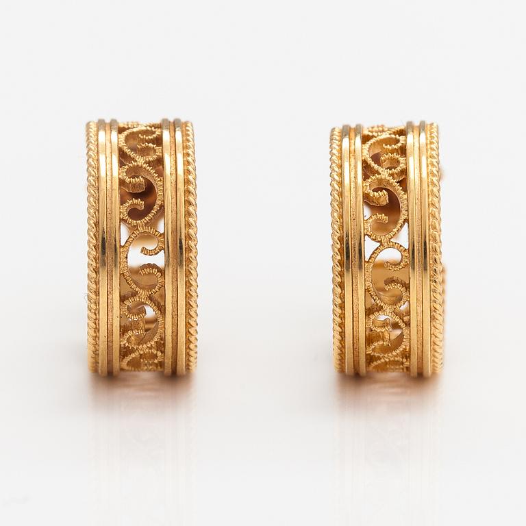 A pair of 18K gold earrings "Filigree". Kalevala koru, Helsinki.