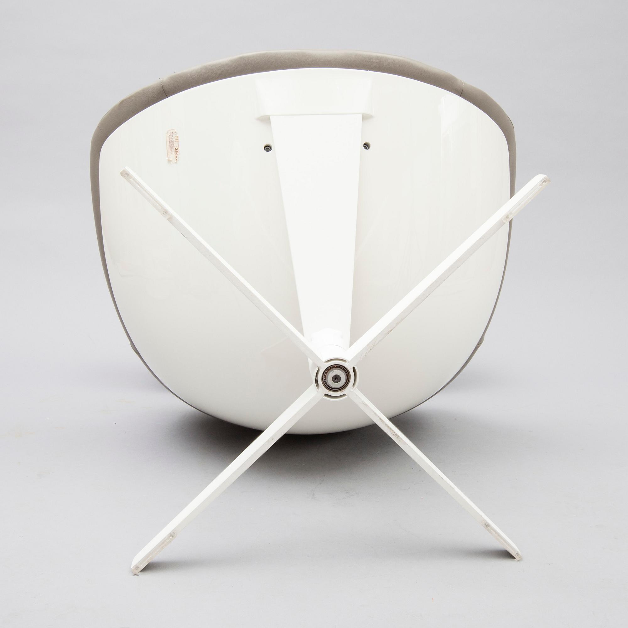 FÅTÖLJ samt FOTPALL, "Auckland", Jean Marie Massaud, Cassina. Formgiven 2005.