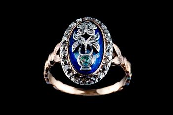 DIAMOND / ENAMEL RING.