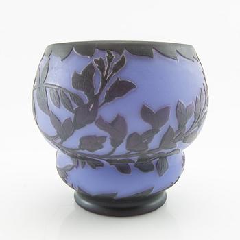 Vase, signed Richard Art Nouveau early 20th century.