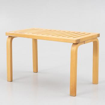 Alvar Aalro, a modewl 153 B bench, Artek.
