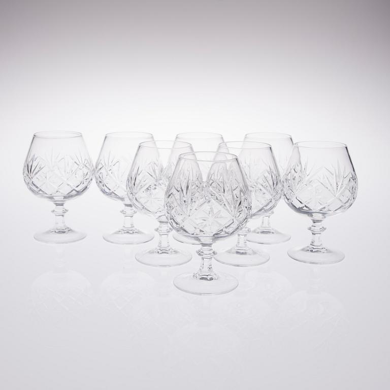 GLASSERVIS, 79 delar, slipad kristall "Leo", Riihimäki/Notsjö, och 8 cognacsglas. 1900-talets senare hälft.