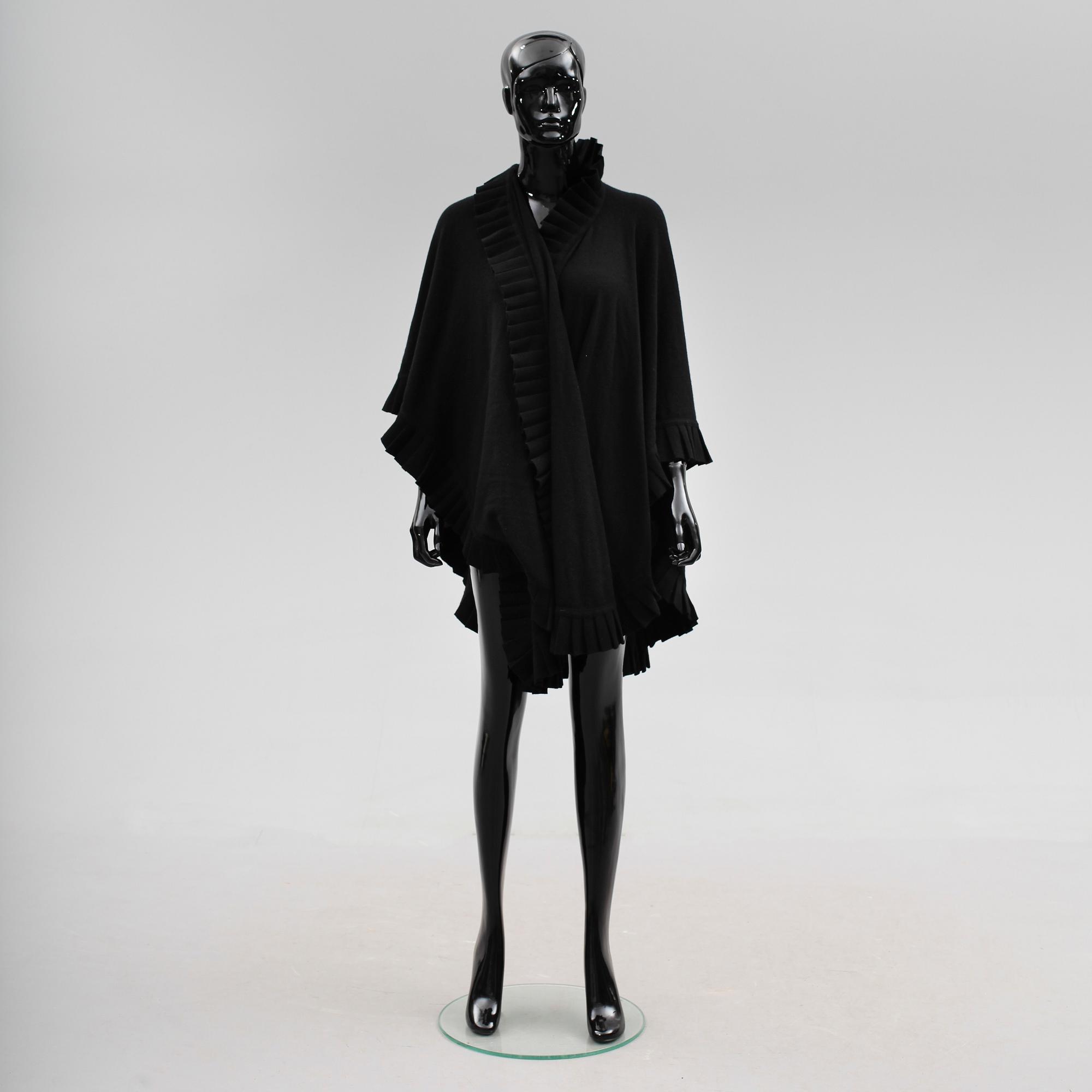 CAPE, Raffaella Curiel, Milan.