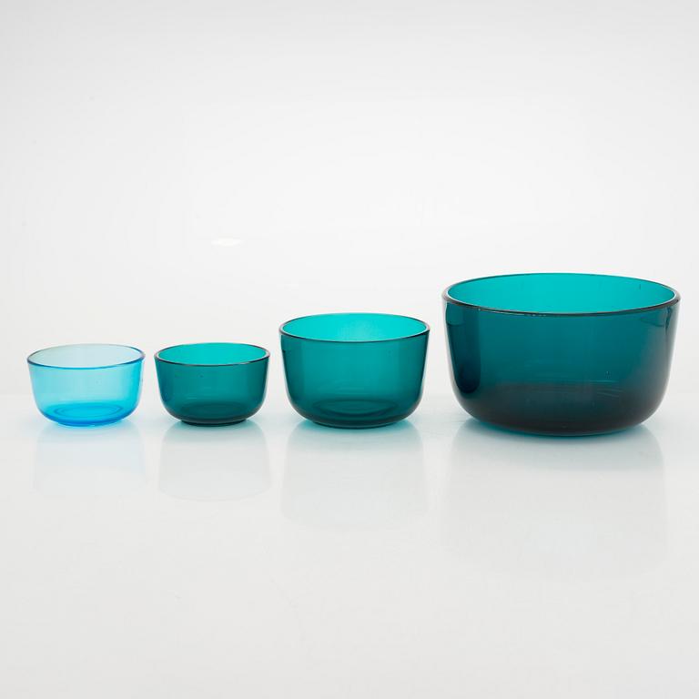 Saara Hopea, a set of 7 bowls, model 5577, Nuutajärvi Notsjö. Designed in 1956.