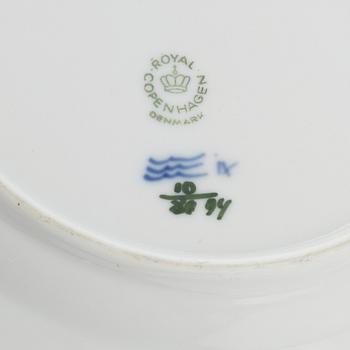 A set of 40 porcelain pieces, 'Blue flower', Royal Copenhagen, Denmark.