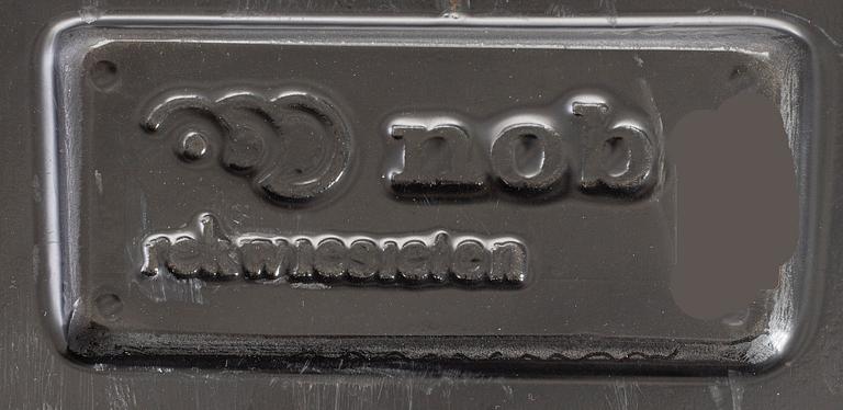 Sektionssoffa  Don Chadwick för Herman Miller, Nob Nederländerna 1900-talets senare del.