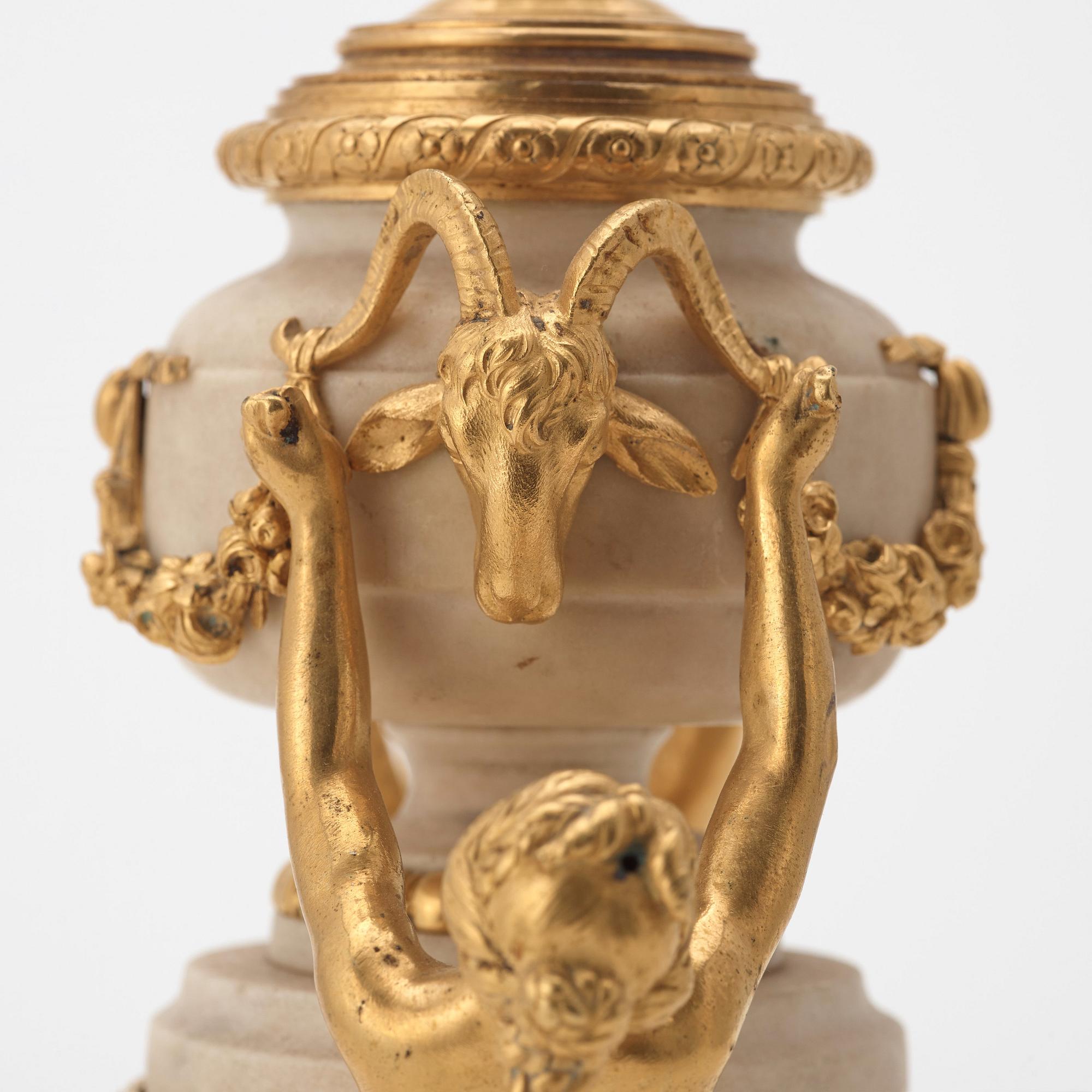 BORDSUPPSATS, "Monument Antique", Louis XVI, möjligen från Pierre Gouthières verkstad 1760-tal.