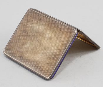 ETUI, silver samt emalj, troligen Tyskland, omkring 1900-talets mitt.